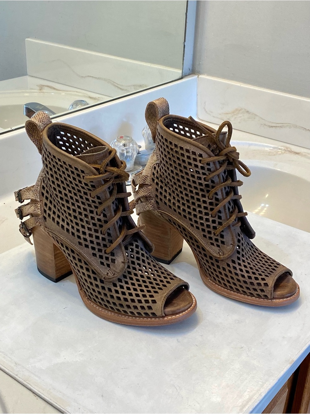FREEBIRD Benni by Steven Women’s laces up boot great condition size 8 clean.